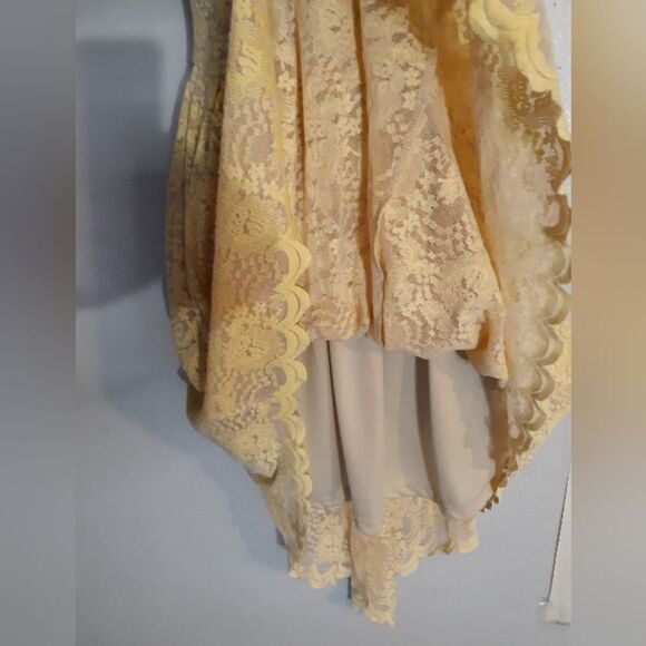 Finn and Clover yellow lace dress - Picture 3 of 6